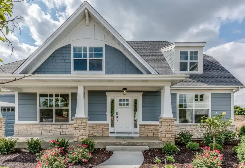 House with blue siding in Delaware