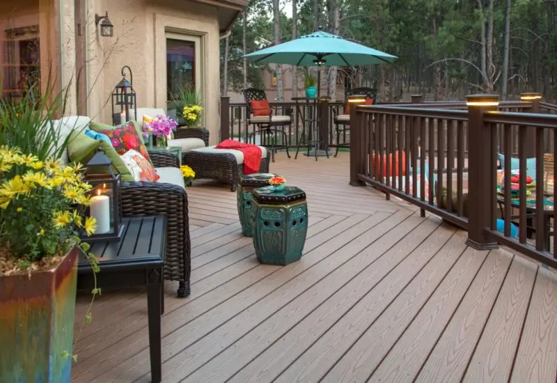 Remodeled deck fully furnished